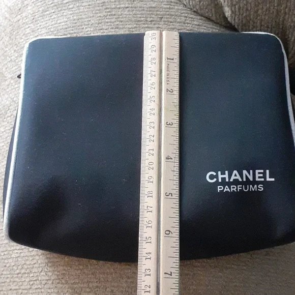 Chanel Black Parfums Cosmetics Pouch - Picture 6 of 6